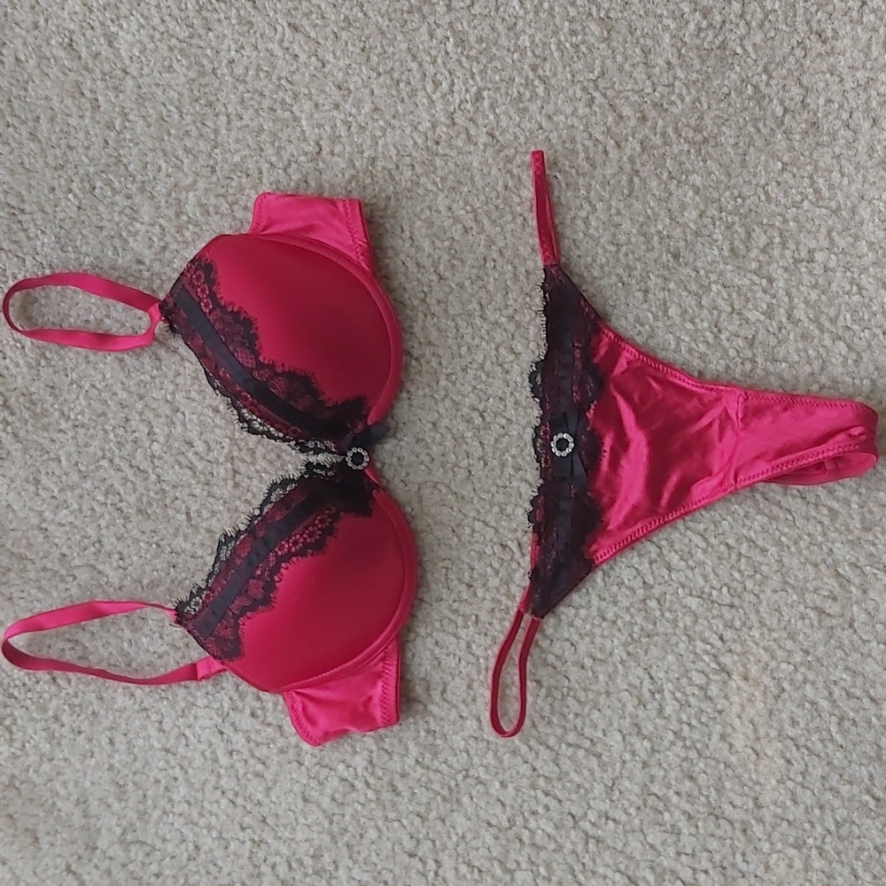H&M Lingerie Set Bra and Thong Color Ruby with Black Lace